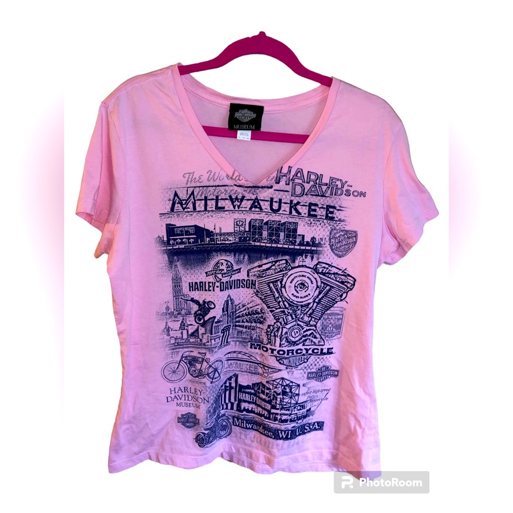 Harley-Davidson Museum Milwaukee, Wisconsin Women's Graphic T-Shirt Pink XL